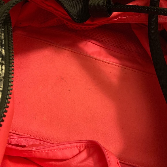 Lululemon Run Ways Duffel - Picture 8 of 8